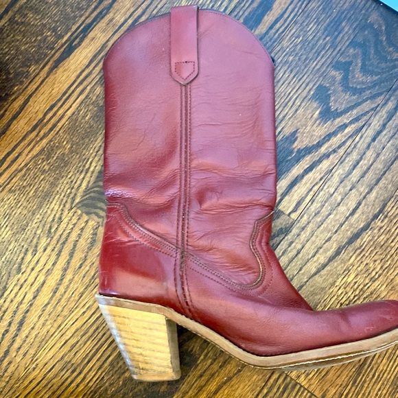 Women’s Cowboy Boots - Picture 2 of 4